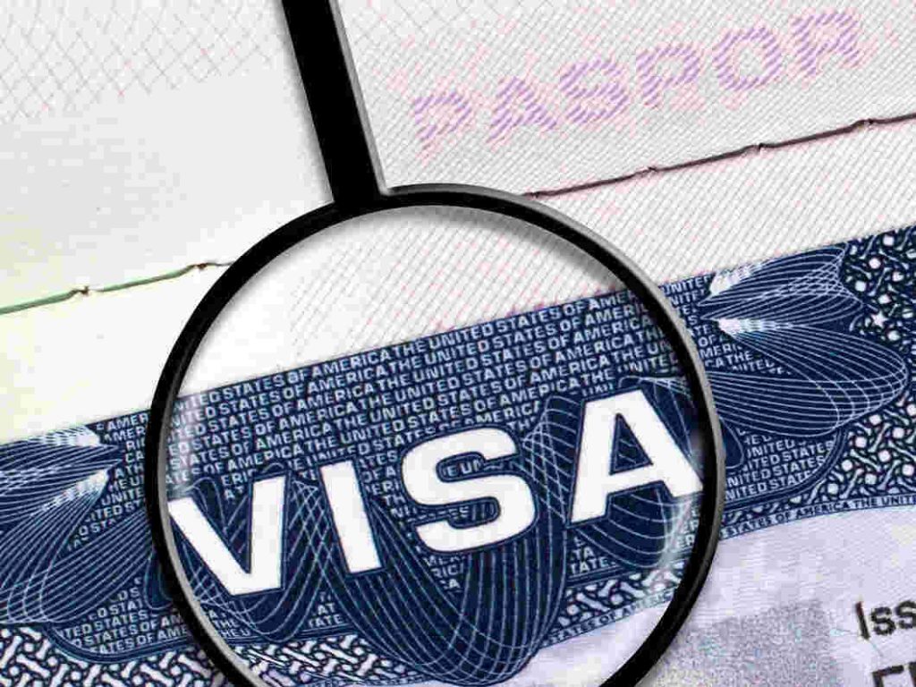 What are the benefits of getting a Qatar visa?